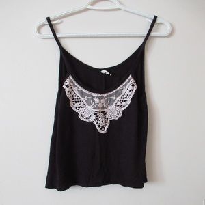 BLACK TOP WITH WHITE LACE IN FRONT